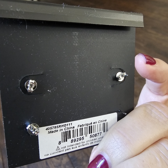 2 Pairs Of Coach Stud Earrings - Picture 3 of 4